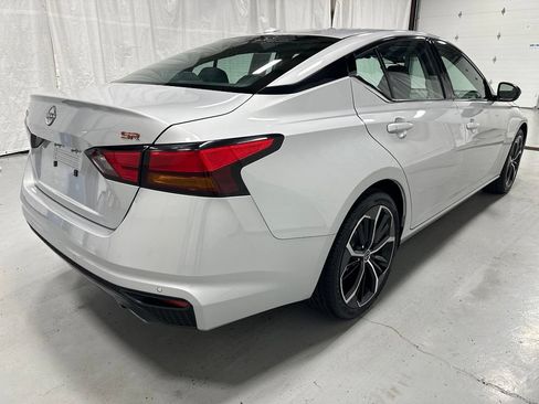 Used 2023 Nissan Altima 2.5 SR FWD image 7