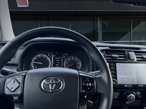 Used 2020 Toyota 4Runner TRD Off-Road Premium image 4