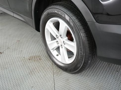 Used 2013 Toyota RAV4 XLE AWD/4WD image 55