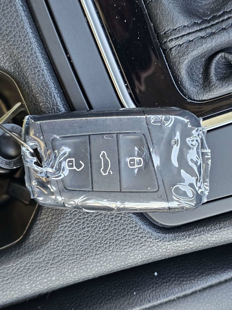 Used 2019 Volkswagen Jetta SEL FWD image 28