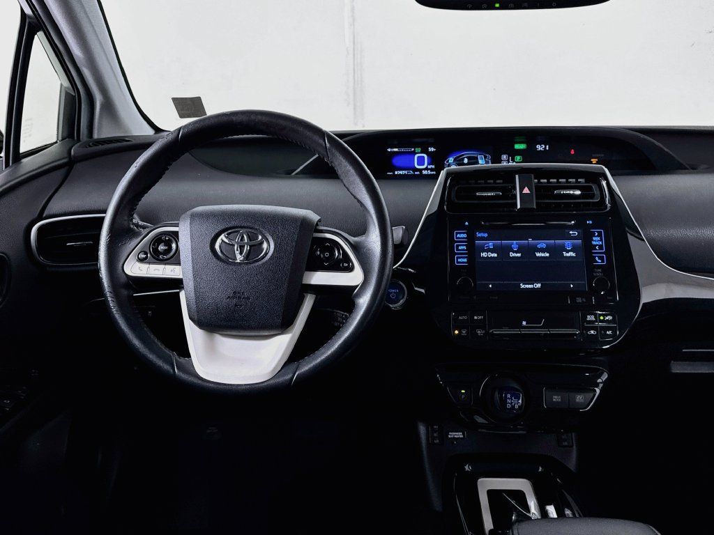 Used 2016 Toyota Prius Four FWD image 11