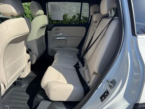 Used 2026 Mercedes-Benz GLB 250 4MATIC image 13