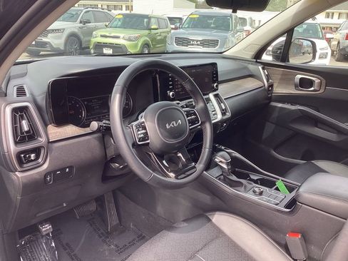 Used 2023 Kia Sorento S w/ Panoramic Sunroof Package AWD/4WD image 12