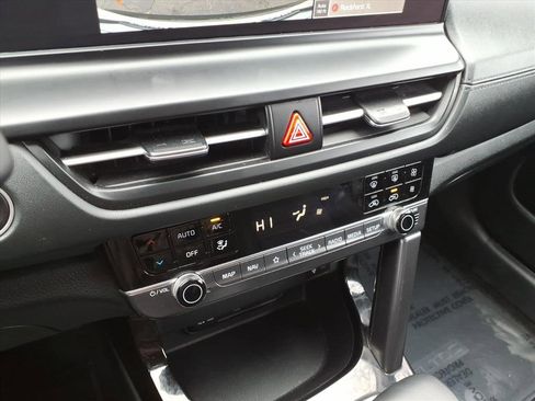 Used 2024 Kia Seltos EX image 12