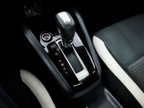 Used 2021 Nissan Versa SV image 26