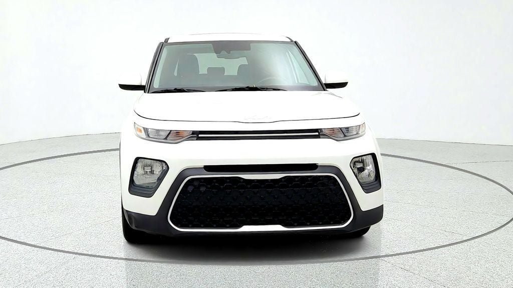 Used 2022 Kia Soul S FWD image 2