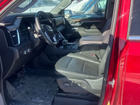 Used 2023 GMC Sierra 1500 Denali w/ Technology Package AWD/4WD image 4