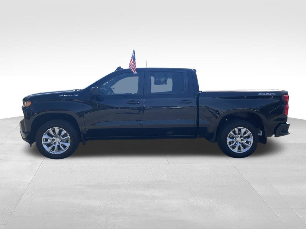 Used 2020 Chevrolet Silverado 1500 Custom w/ Custom Value Package AWD/4WD image 2