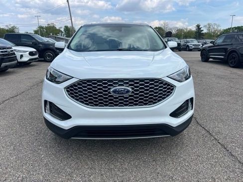 Certified 2023 Ford Edge SEL w/ Convenience Package AWD/4WD image 2