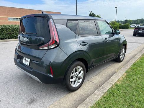 Used 2024 Kia Soul LX w/ Option Group 015 FWD image 3