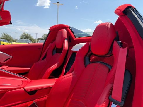 Used 2025 Chevrolet Corvette Z06 RWD image 10