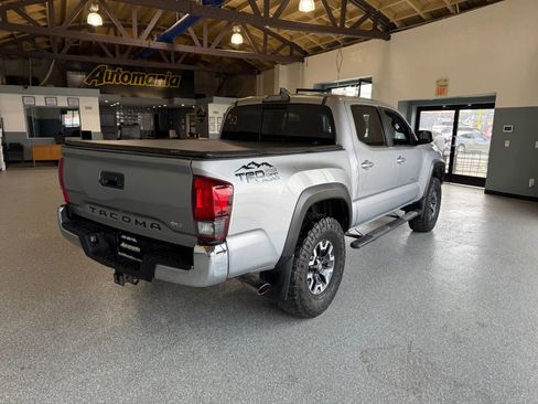 Used 2018 Toyota Tacoma TRD Off-Road RWD image 7