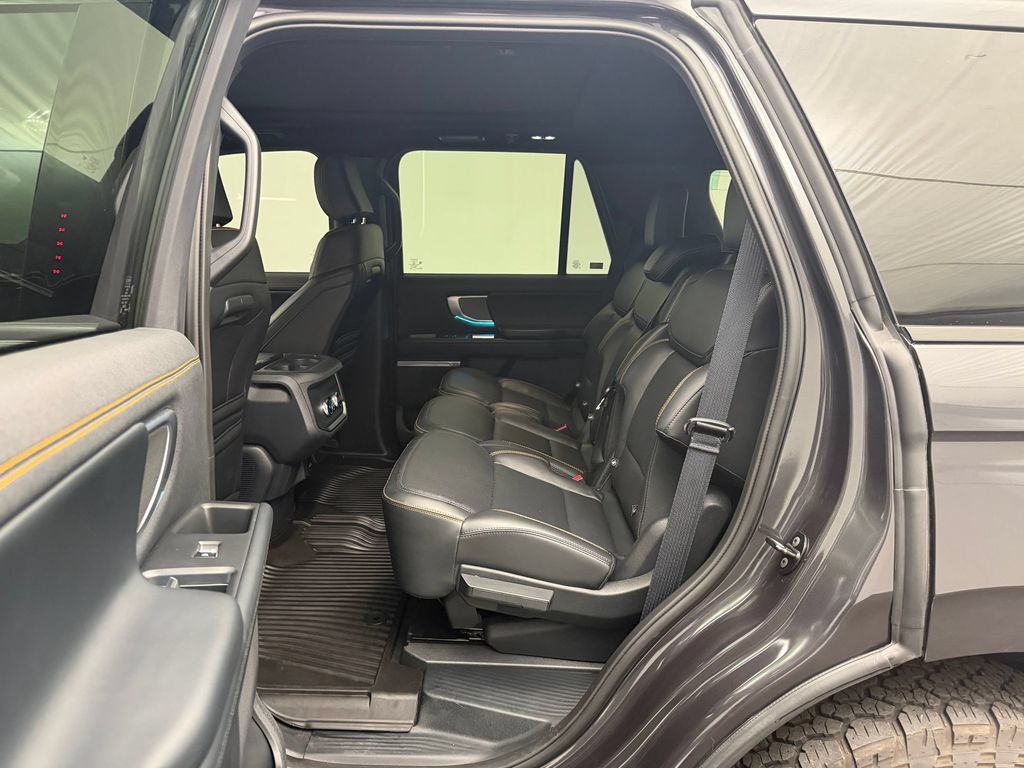 Used 2025 Ford Expedition Tremor AWD/4WD image 24