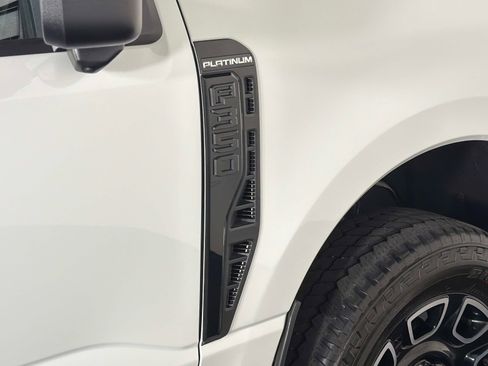 Used 2025 Ford F350 Platinum AWD/4WD image 21