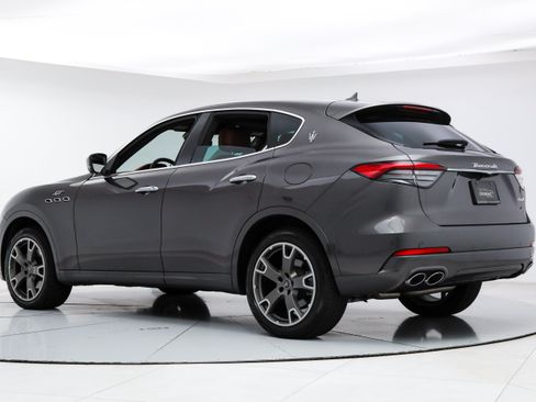 Certified 2023 Maserati Levante GT AWD/4WD image 3