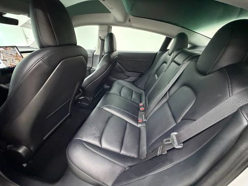 Used 2021 Tesla Model 3 Standard Range Plus RWD image 16