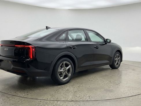 Used 2025 Kia K4 LXS image 9