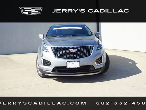 Certified 2025 Cadillac XT5 Premium Luxury image 2