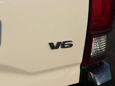 Used 2020 Toyota Tacoma SR5 RWD image 35
