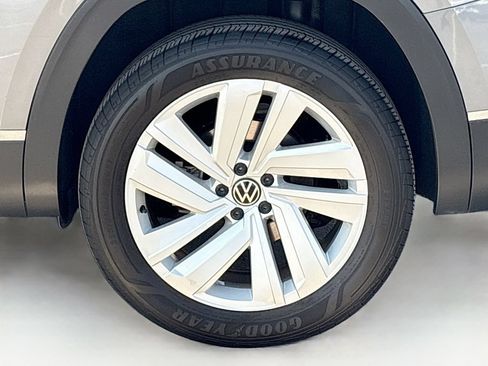 Used 2021 Volkswagen Atlas SEL FWD image 32