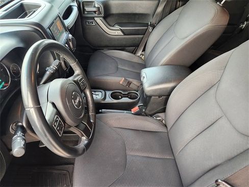 Used 2018 Jeep Wrangler Unlimited Sport S image 13