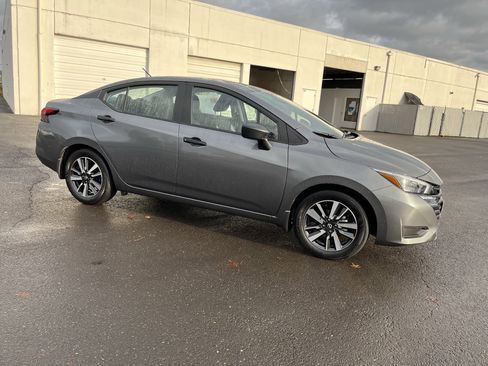 Used 2025 Nissan Versa S w/ S Plus Package image 7