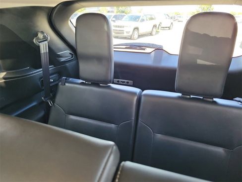 Used 2024 Mitsubishi Outlander SE Black Edition image 18