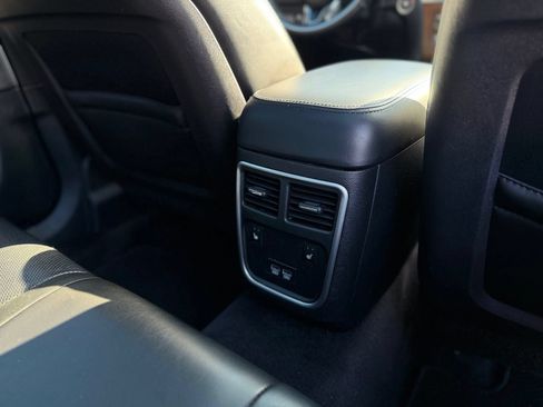 Used 2018 Chrysler 300 C w/ Safetytec Plus Group RWD image 29