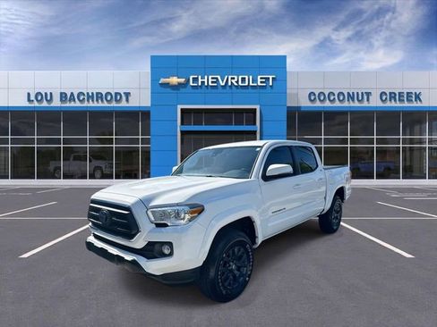 Used 2022 Toyota Tacoma SR5 w/ Technology Package RWD image 4