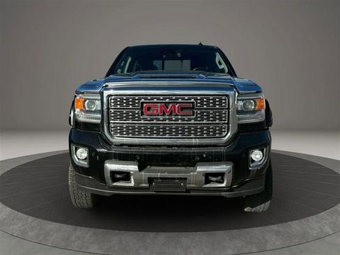 Used 2018 GMC Sierra 3500 Denali image 8