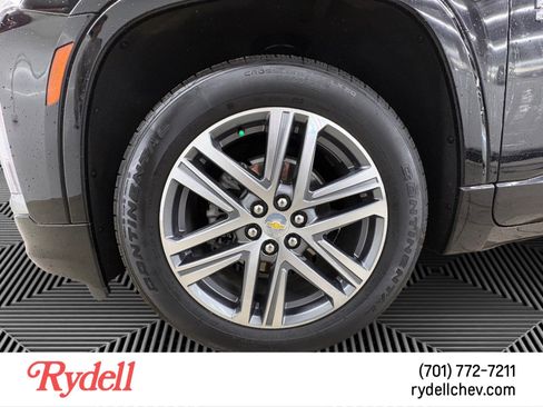Used 2023 Chevrolet Traverse High Country image 9