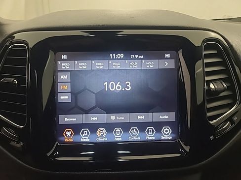 Used 2020 Jeep Compass Limited FWD image 31