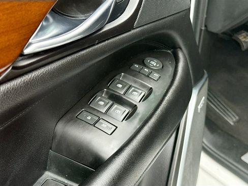 Used 2020 Cadillac Escalade ESV Luxury image 18