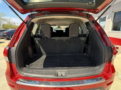 Used 2014 Nissan Pathfinder SV image 25