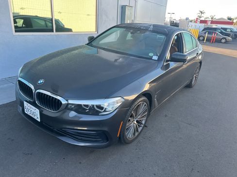 Used 2019 BMW 530e image 2