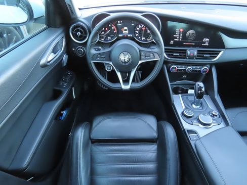 Used 2018 Alfa Romeo Giulia Ti Sport w/ Quick Order Package 22U Sport image 5