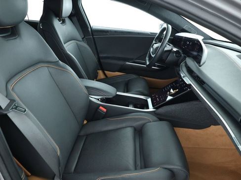 Used 2024 Lucid Air Touring image 23