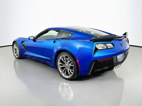 Used 2015 Chevrolet Corvette Z06 w/ 3LZ Preferred Equipment Group RWD image 6