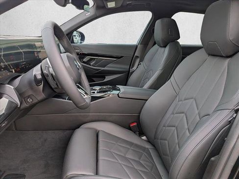 Used 2026 BMW 530i w/ M Sport Package RWD image 4