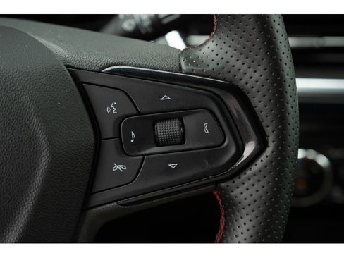 Used 2025 Chevrolet Trax RS w/ Driver Confidence Package FWD image 18