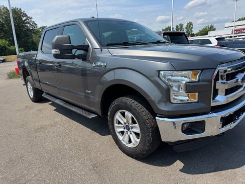 Used 2015 Ford F150 XLT w/ Equipment Group 301A Mid AWD/4WD image 12