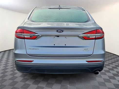 Used 2020 Ford Fusion SE image 5