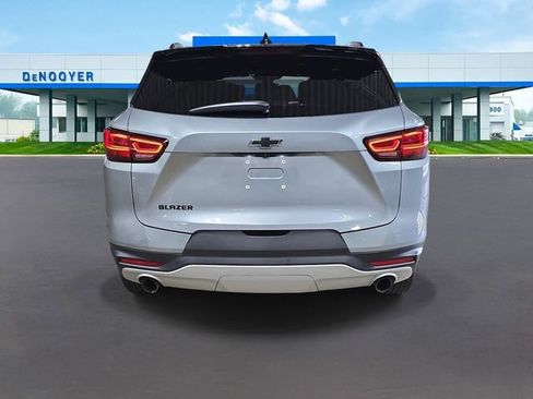 Used 2023 Chevrolet Blazer LT w/ Convenience Package FWD image 8