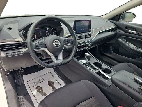Used 2025 Nissan Altima 2.5 SV FWD image 16