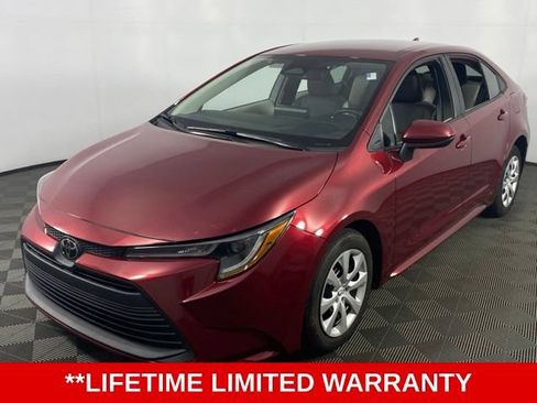 Used 2023 Toyota Corolla LE FWD image 3