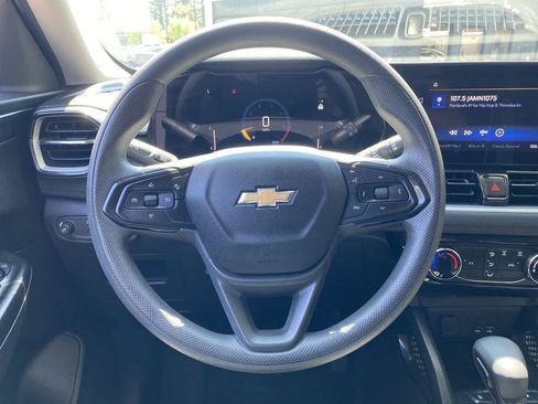 Used 2025 Chevrolet TrailBlazer LT AWD/4WD image 20
