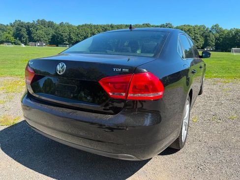 Used 2014 Volkswagen Passat TDI SE FWD image 4