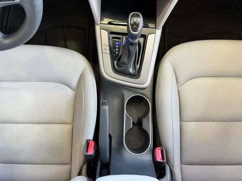 Used 2017 Hyundai Elantra SE FWD image 16