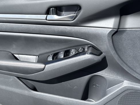 New 2025 Nissan Altima 2.5 SR w/ SR Premium Package image 10