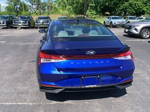 Certified 2023 Hyundai Elantra SEL w/ Convenience Package FWD image 4